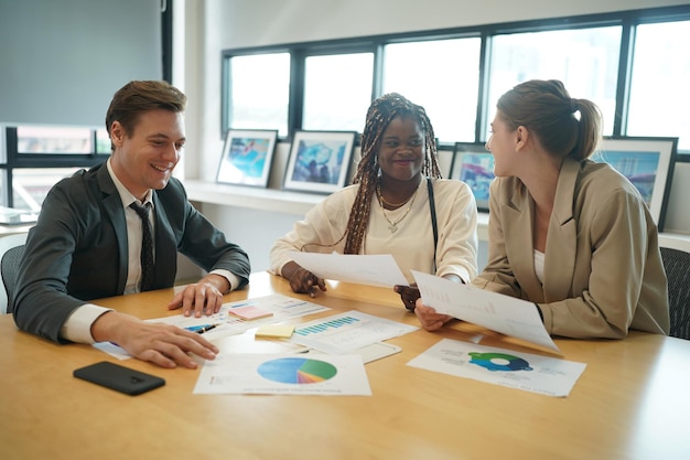 team discussing finance
